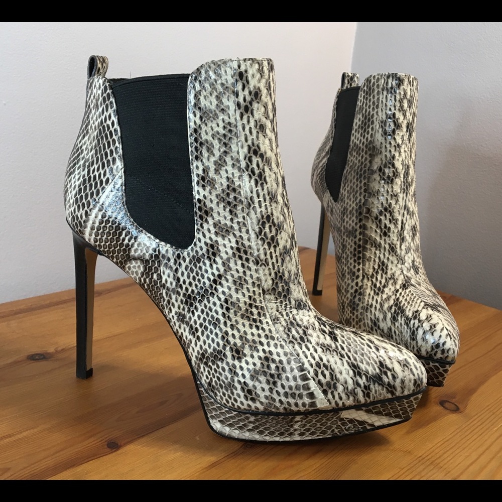 MICHAEL KORS designer beige cream grey snake leather shoes boots heels US 8